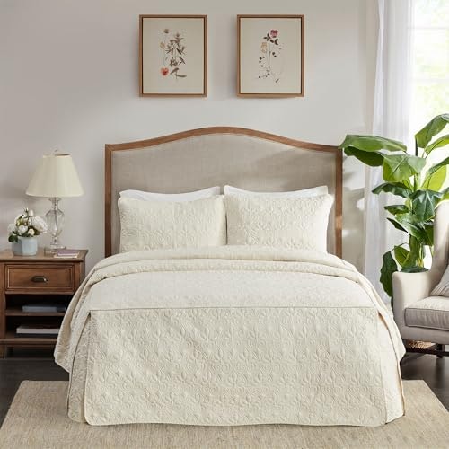 Madison Park Classic Traditional Damask Quilted Bedspread Set 3-Piece King: $62.07