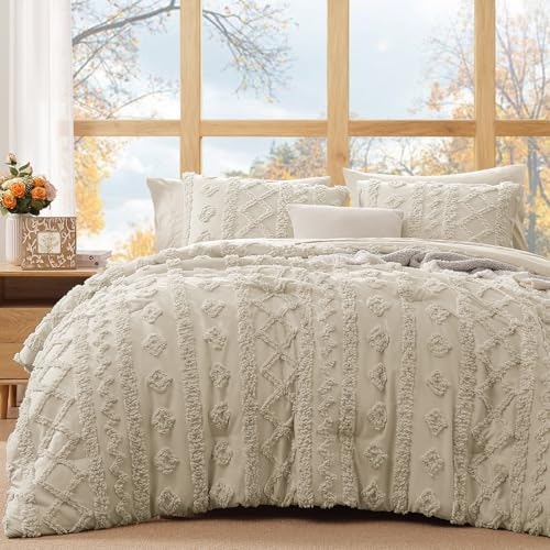 King Size 7-Piece Tufted Comforter Bedding Set: $67.99 King Size 7-Piece Tufted Comforter Bedding Set: $67.99