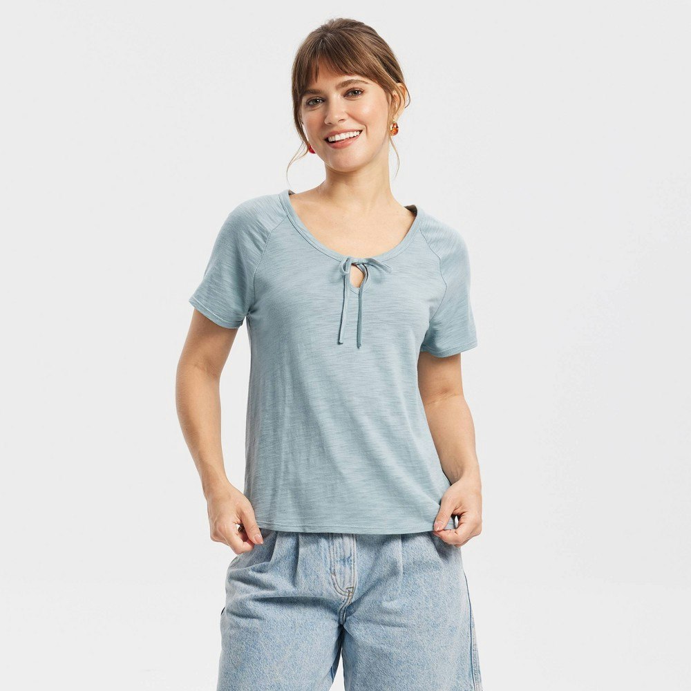 Universal Thread Women's Raglan Short Sleeve Tie-Front T-Shirt: $15.40 Universal Thread Women's Raglan Short Sleeve Tie-Front T-Shirt: $15.40