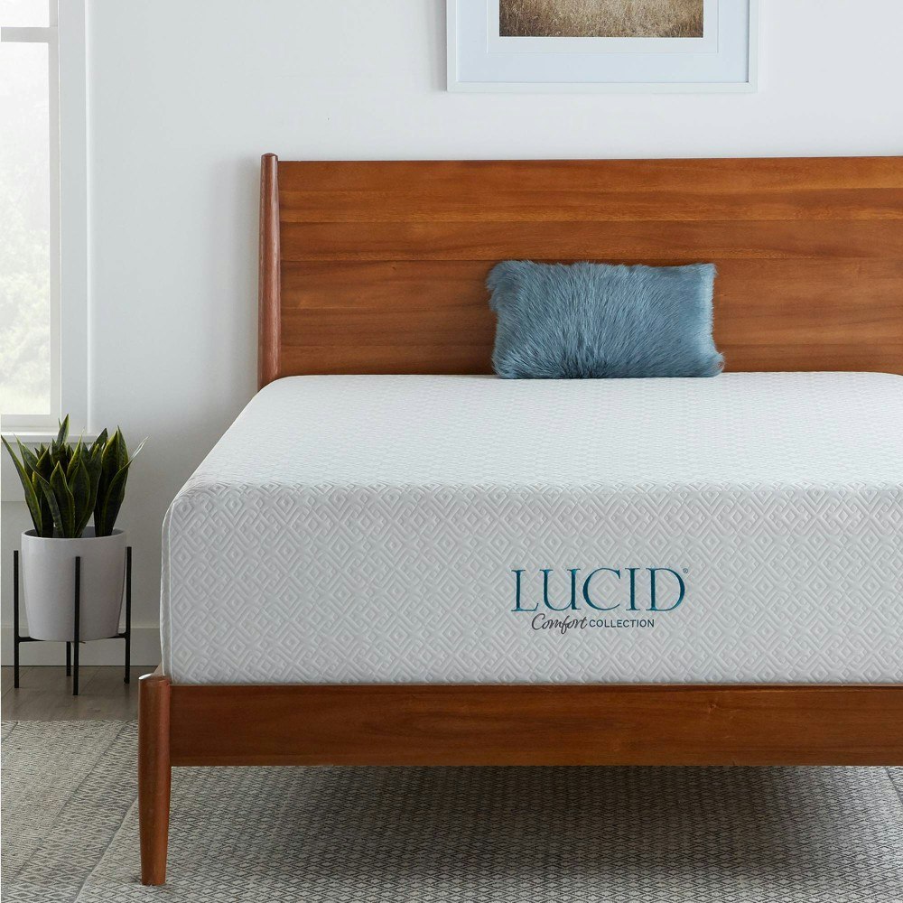 Lucid Comfort Collection 14-Inch Plush Memory Foam King Mattress: $729.99