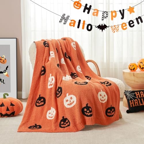 Snuggle Sac 50x60-inch Halloween Pumpkin Throw Blanket: $27.99