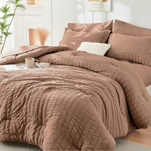 Hymokege Queen Seersucker Comforter 7-Piece Set: $41.98 Hymokege Queen Seersucker Comforter 7-Piece Set: $41.98