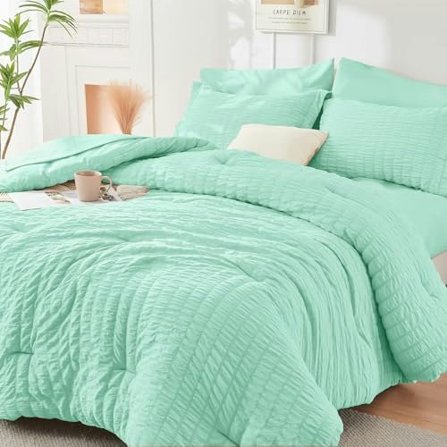 Hymokege King Seersucker 7-Piece Comforter Set: $49.98 Hymokege King Seersucker 7-Piece Comforter Set: $49.98