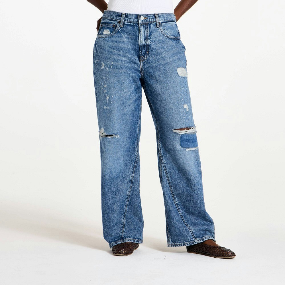 Universal Thread Women's Mid-Rise Loose Jeans: $40 Universal Thread Women's Mid-Rise Loose Jeans: $40