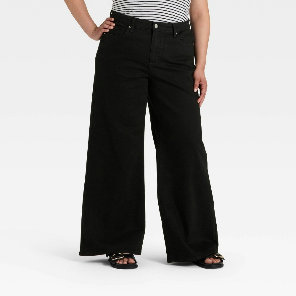 Universal Thread Women's High-Rise Wide Leg Jeans: $28