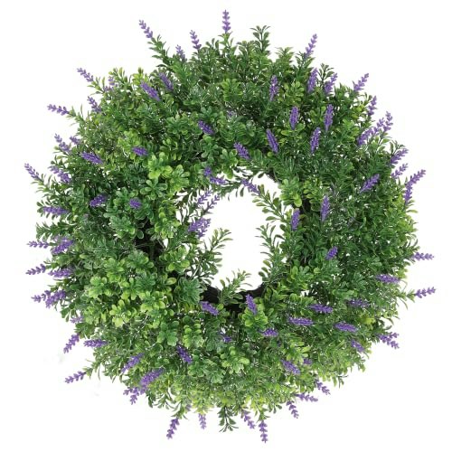 18" Boxwood Wreath: $12.99