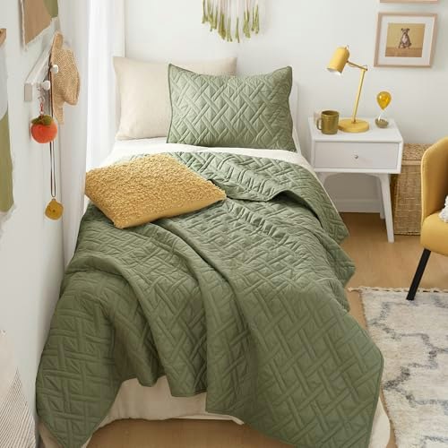 Comfort Spaces Kienna Twin Quilt Bedding Set: $25.86