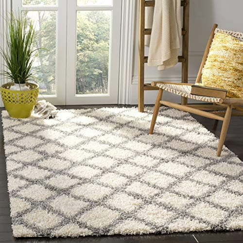 Safavieh Dallas Shag 4' x 6' Trellis Accent Rug: $48.73