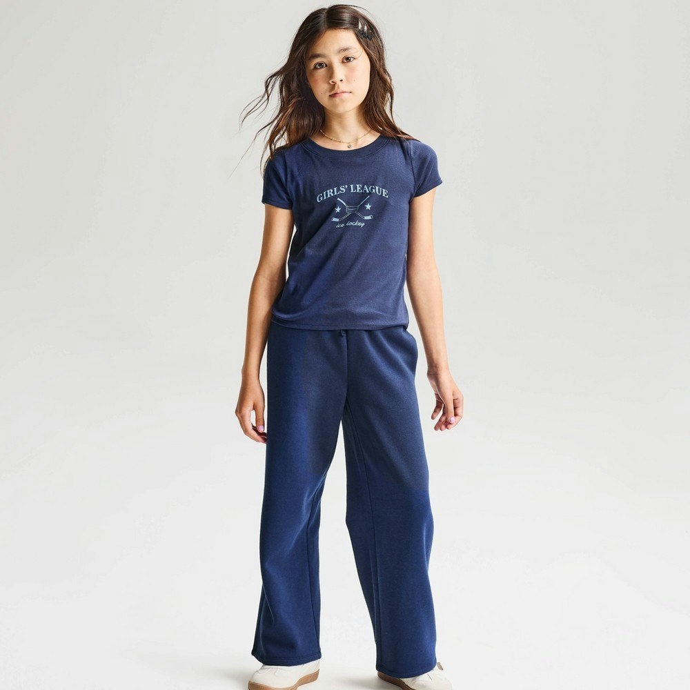 Cat & Jack Girls' Short Sleeve Graphic T-Shirt: $7