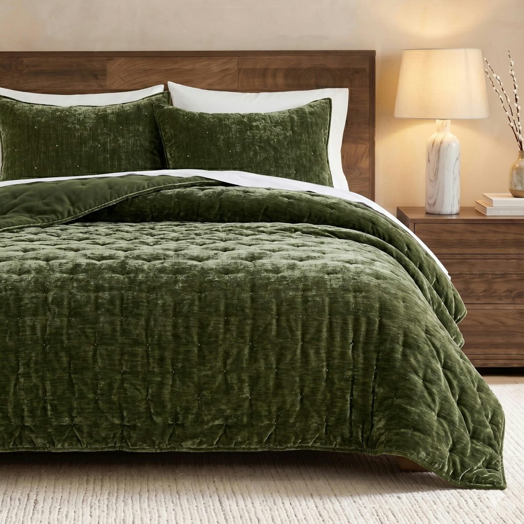 Chenille Velvet King 3-Piece Quilt Set: $55