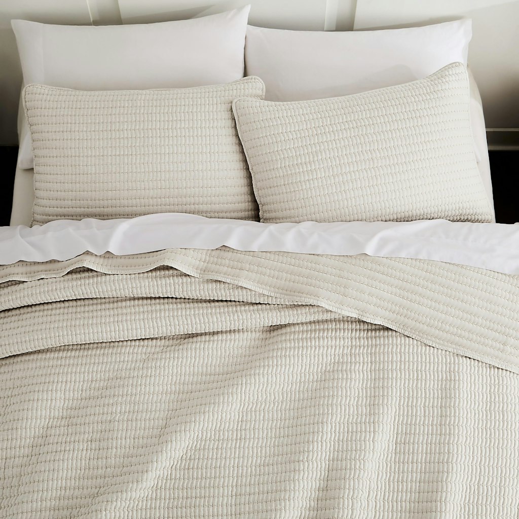 King Pick Stitch 3-Piece Quilt Set: $35