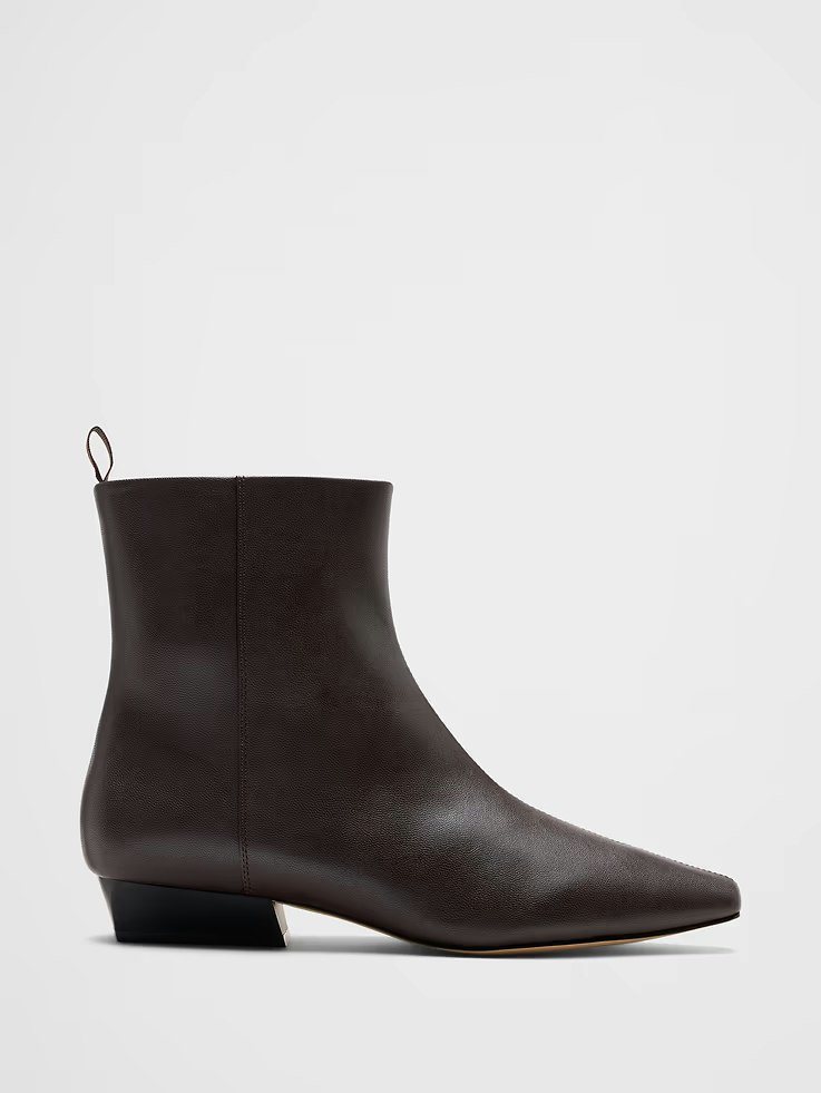 Banana Republic Factory 2-Day Women's Shoes & Accessories Sale: Up to 60% off Banana Republic Factory 2-Day Women's Shoes & Accessories Sale: Up to 60% off