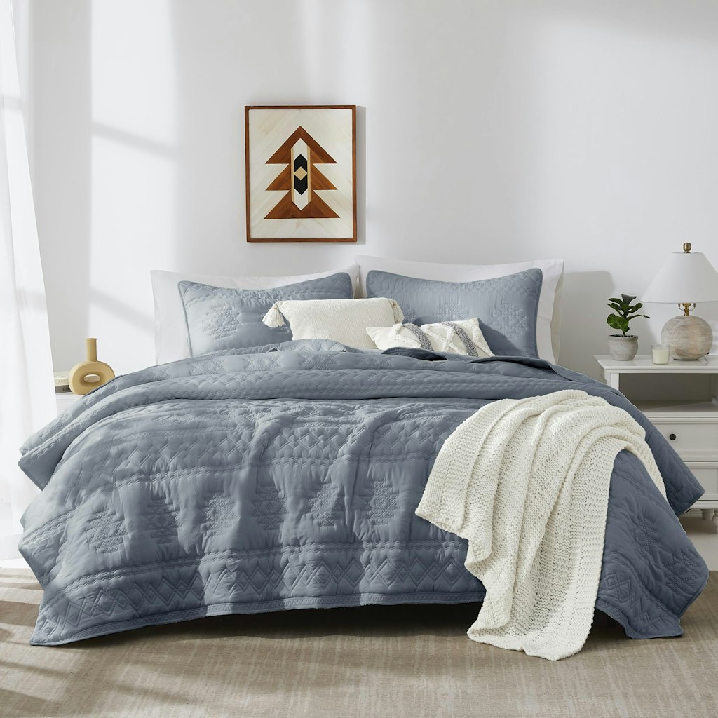Boho Dusty Blue 3-Piece California King Quilt Set: $44