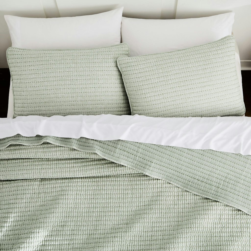 King 3-Piece Pick Stitch Quilt Set: $32