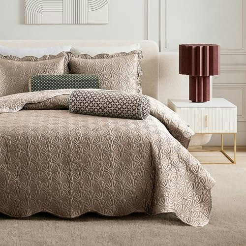 Ted Baker 3-Piece King Quilt Set: $285 Ted Baker 3-Piece King Quilt Set: $285