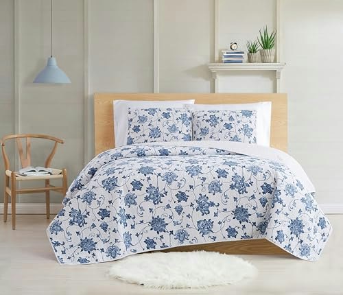 Cottage Classics Estate Bloom 3-Piece Full/Queen Quilt Set: $51.99