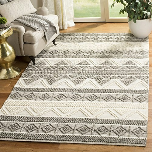Safavieh Natura Collection 6' x 9' Wool and Cotton Area Rug: $199.99
