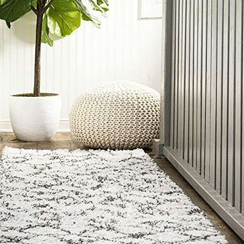 Jonathan Y Algaida 2x8-Foot Diamond Shag Runner Rug: $46.94