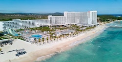 United Vacations Early Black Friday Sale: Up to $300 off + no shipping